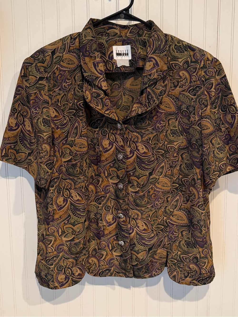 Leslie Fay Short-Sleeve Paisley Button-Up Top in Olive & Purple
